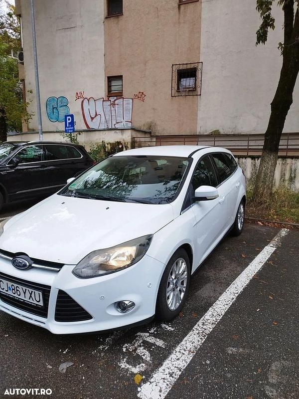 Culoarealb Utilizat 2011 Ford Focus Titanium Break | 3.800 EUR (Preț OK) - Imagine 1/4