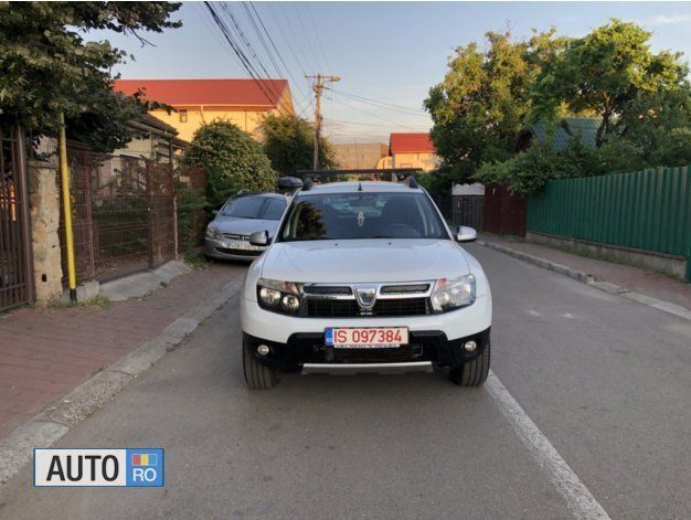 Alb Utilizat 2012 Dacia Duster SUV | 7.950 EUR (Preț OK) - Imagine 1/4