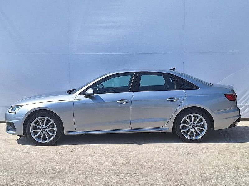 Second-hand Audi A4 Advanced Plus 204 CP (150 kW) 2022 Argintiu  metalic  perleffect