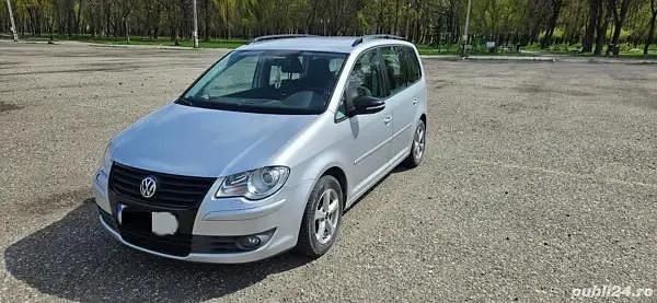 Utilizat 2010 VW Touran Monovolum | 4.150 EUR (Preț OK) - Imagine 1/4
