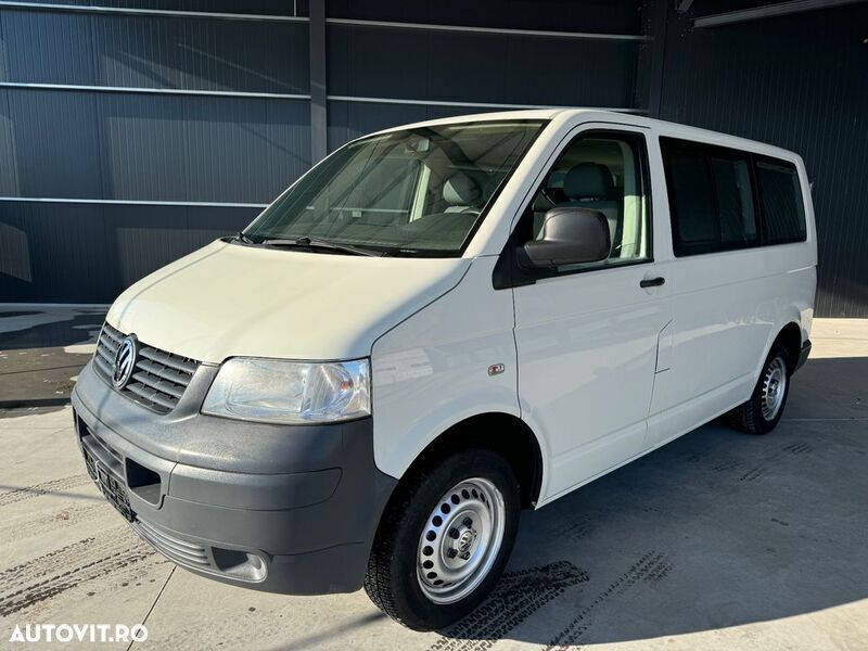 Alb Utilizat 2008 VW Caravelle Monovolum | 8.925 EUR - Imagine 1/4