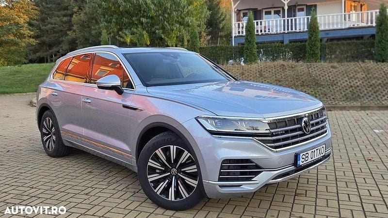 Gri Utilizat 2022 VW Touareg SUV | 54.000 EUR (Preț OK) - Imagine 1/4