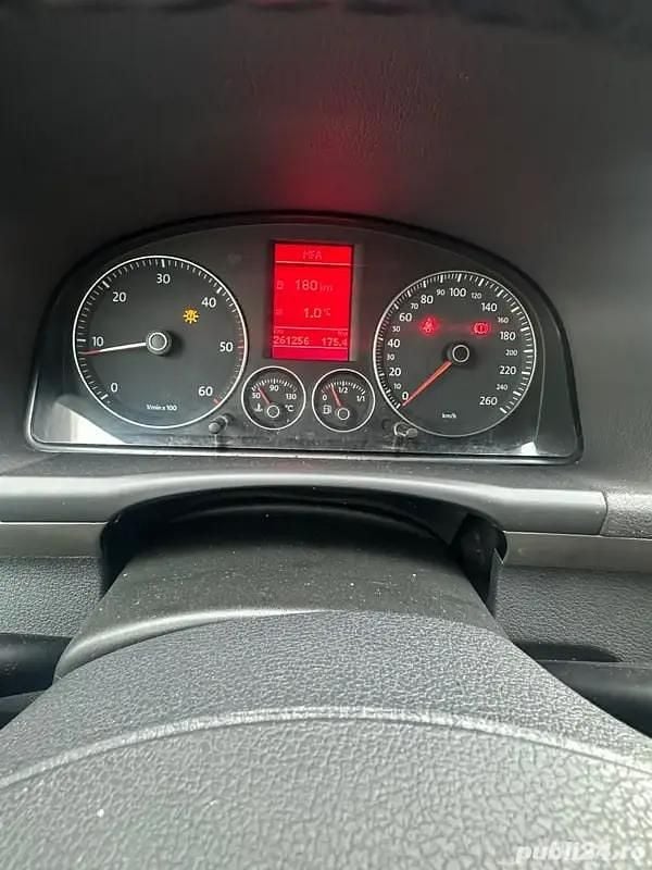 Utilizat 2010 VW Touran Monovolum | 3.500 EUR - Imagine 1/4