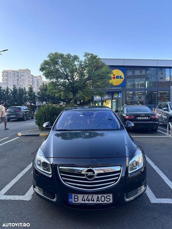 Culoarenegru Utilizat 2009 Opel Insignia Sport Berlinǎ | 4.800 EUR (Preț OK) - Imagine 1/4