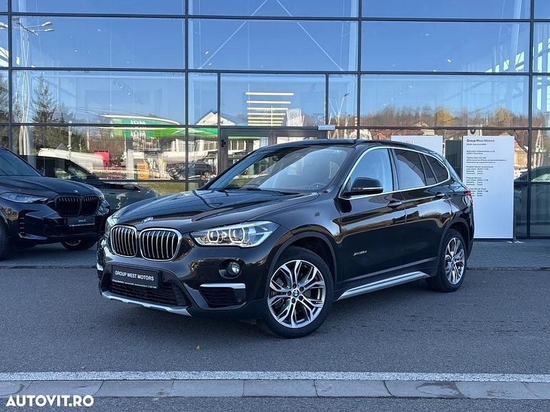 Culoarenegru Utilizat 2016 BMW X1 xLine SUV | 22.490 EUR (Scump) - Imagine 1/4