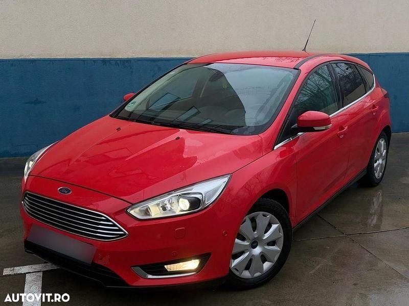 Second-hand Ford Focus Titanium 150 CP (110 kW) 2016 Culoarerosu Hatchback