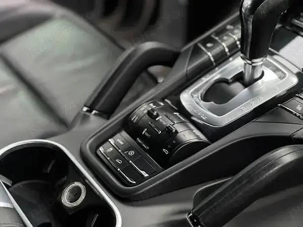 Second-hand Porsche Cayenne 245 CP (180 kW) 2012 Maro SUV