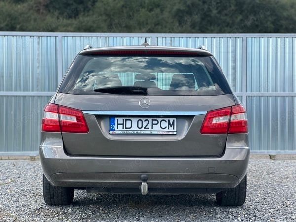 Second-hand Mercedes E200 Elegance 136 CP (100 kW) 2012 Maro Break