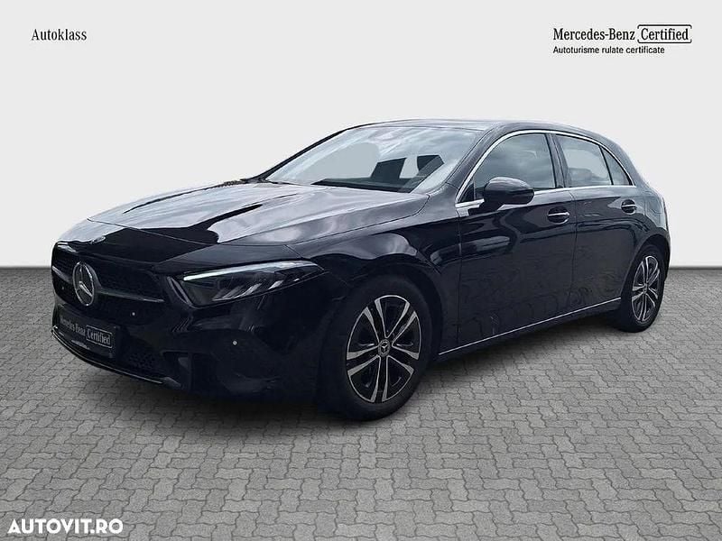 Culoarenegru Utilizat 2023 Mercedes A180 Hatchback | 33.899 EUR (Scump) - Imagine 1/3