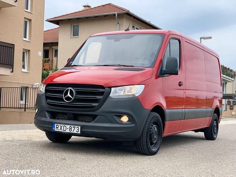 Culoarerosu Utilizat 2019 Mercedes Sprinter Van | 15.500 EUR - Imagine 1/4