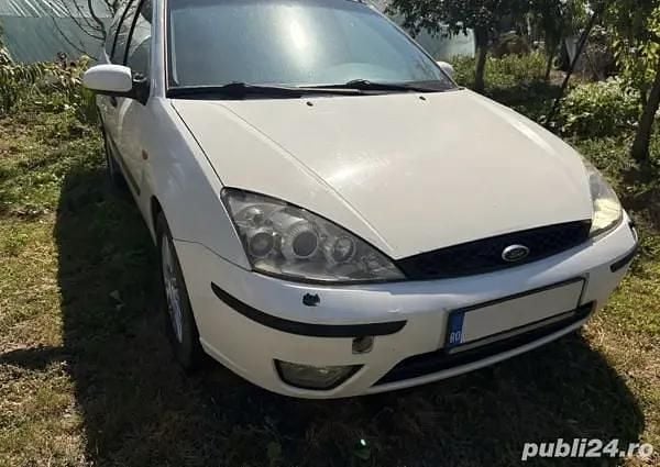 Alb Utilizat 2003 Ford Focus Hatchback | 800 EUR (Preț bun) - Imagine 1/4
