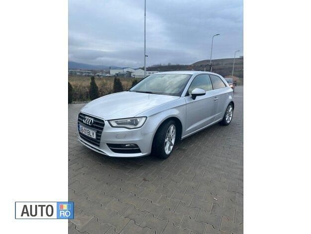 Argintiu Utilizat 2013 Audi A3 Comfort Coupe | 9.500 EUR - Imagine 1/4