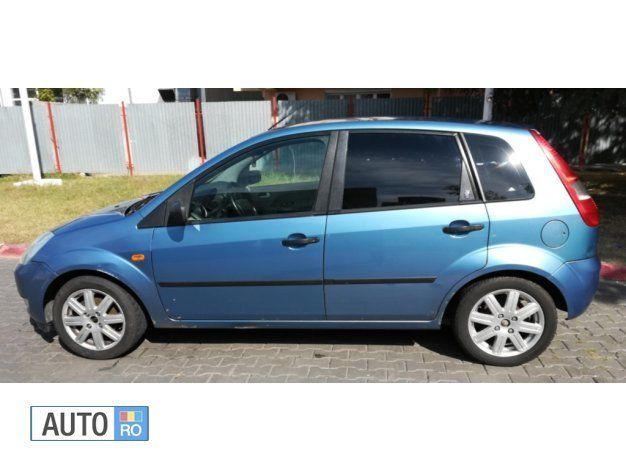 Second-hand Ford Fiesta 100 CP (73 kW) 2002 Albastru marin Hatchback