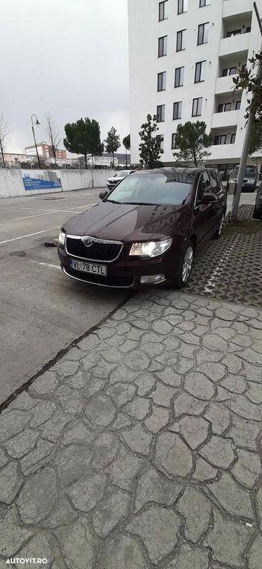 Second-hand Skoda Superb Elegance 170 CP (125 kW) 2009 Rosu Berlinǎ
