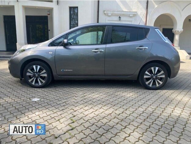 Second-hand Nissan Leaf 80 kW (109 CP) 2015 Gri Hatchback