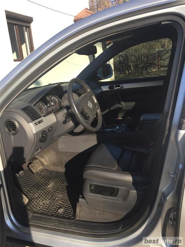 Second-hand VW Touareg 240 CP (176 kW) 2008 Argint SUV