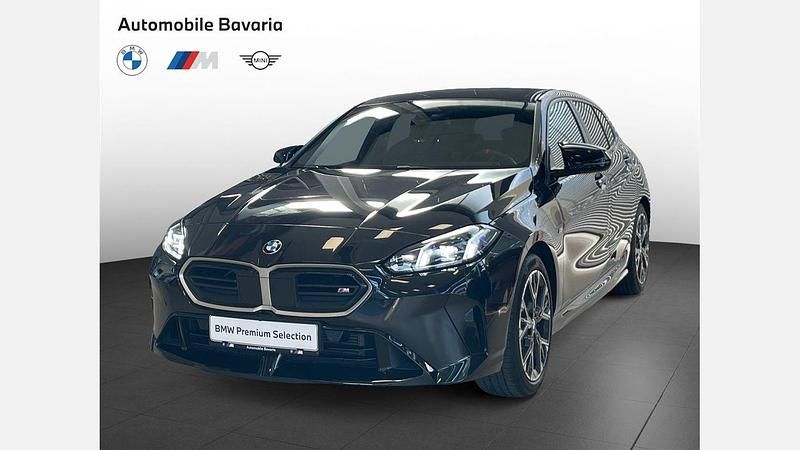 Negru sapphire metalizat Utilizat 2024 BMW M135 Comfort Edition Hatchback | 46.803 EUR - Imagine 1/4