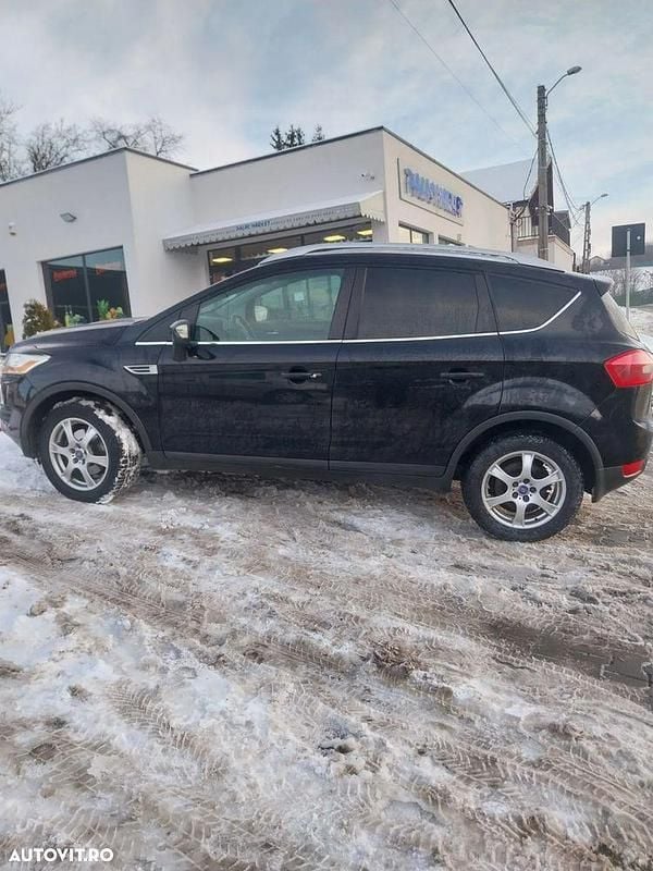 Culoarenegru Utilizat 2010 Ford Kuga Individual SUV | 7.000 EUR (Puțin scump) - Imagine 1/4
