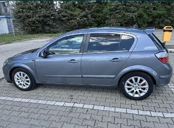 Second-hand Opel Astra 101 CP (74 kW) 2004 Coupe