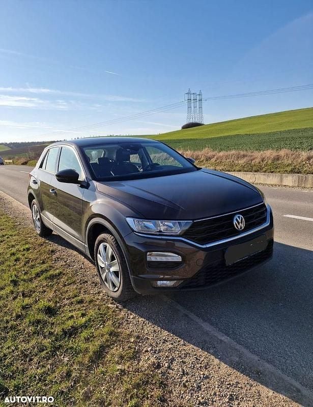 Culoaremaro Utilizat 2019 VW T-Roc SUV | 14.500 EUR (Super Preț) - Imagine 1/4