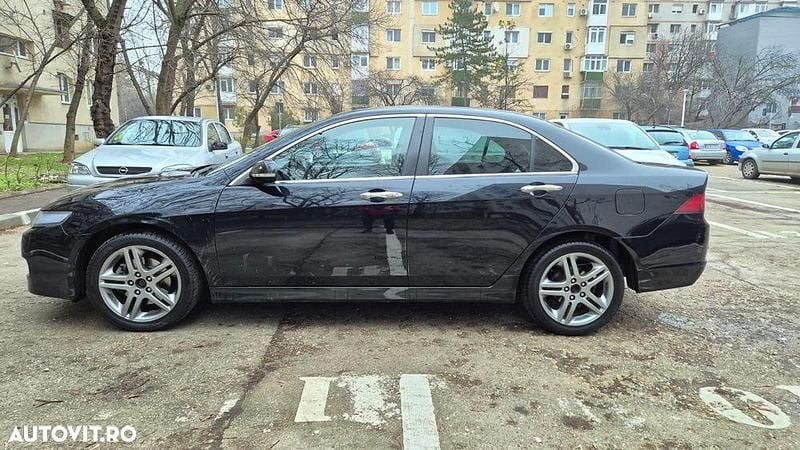 Second-hand Honda Accord 155 CP (114 kW) 2008 Culoarenegru Berlinǎ