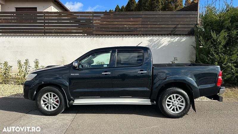 Second-hand Toyota HiLux Style 171 CP (125 kW) 2013 Culoaregri Pickup
