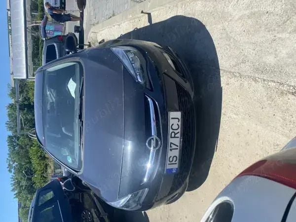 Negru Utilizat 2016 Opel Astra Edition Break | 5.500 EUR (Preț bun) - Imagine 1/2
