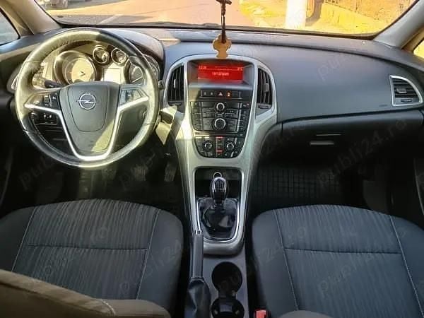 Second-hand Opel Astra 110 CP (80 kW) 2011 Hatchback