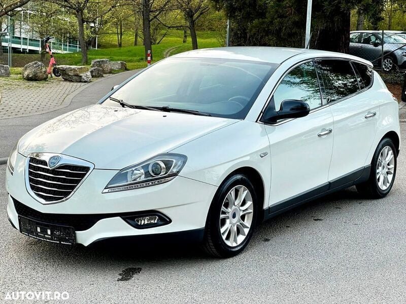Alb Utilizat 2012 Lancia Delta Hatchback | 4.990 EUR - Imagine 1/4