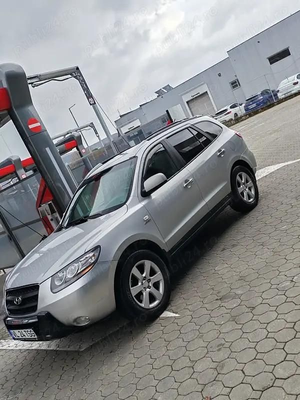 Second-hand Hyundai Santa Fe 150 CP (110 kW) 2007 Argintiu SUV