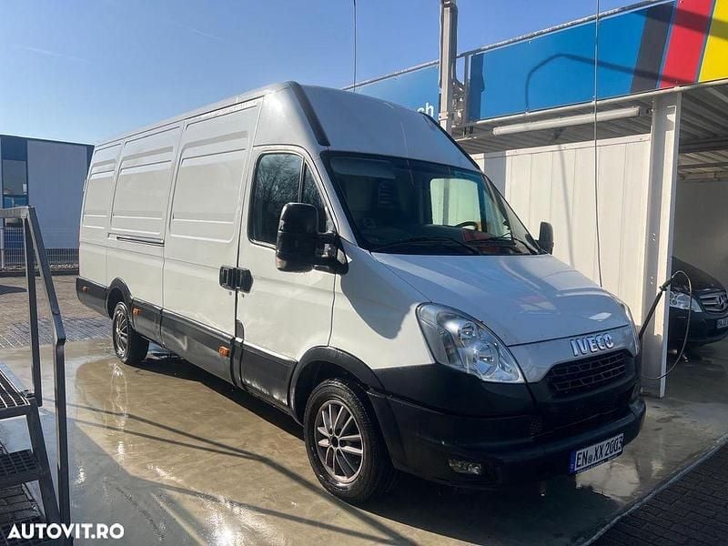 Alb Utilizat 2014 Iveco Massif Monovolum | 7.800 EUR - Imagine 1/4