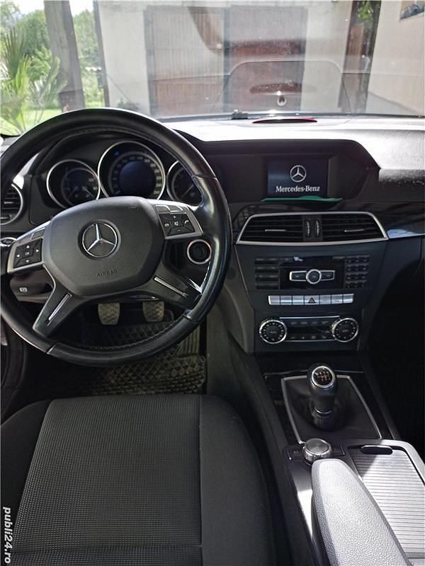 Second-hand Mercedes C180 120 CP (88 kW) 2011 Berlinǎ