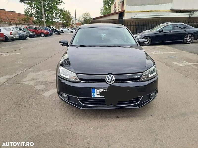 Culoarenegru Utilizat 2013 VW Jetta Hybrid Berlinǎ | 7.500 EUR - Imagine 1/4