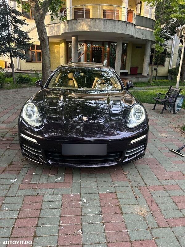 Rosu Utilizat 2014 Porsche Panamera Berlinǎ | 35.000 EUR - Imagine 1/4