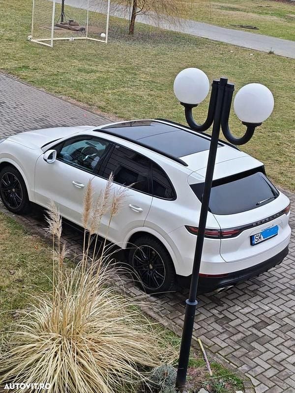 Second-hand Porsche Cayenne 440 CP (323 kW) 2017 Culoarealb SUV