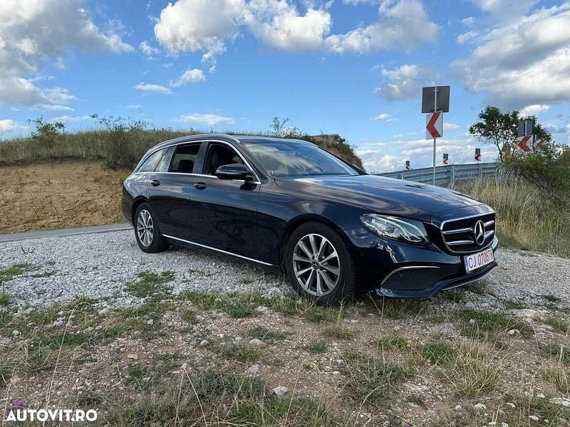 Culoarealbastru Utilizat 2019 Mercedes E200 Break | 19.300 EUR (Super Preț) - Imagine 1/4