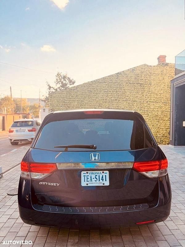 Second-hand Honda Odyssey 250 CP (183 kW) 2016 Culoarealbastru Monovolum