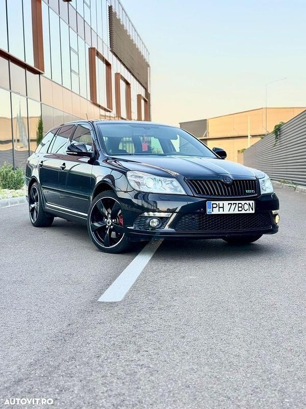 Negru Utilizat 2012 Skoda Octavia RS Break | 7.400 EUR (Preț OK) - Imagine 1/4