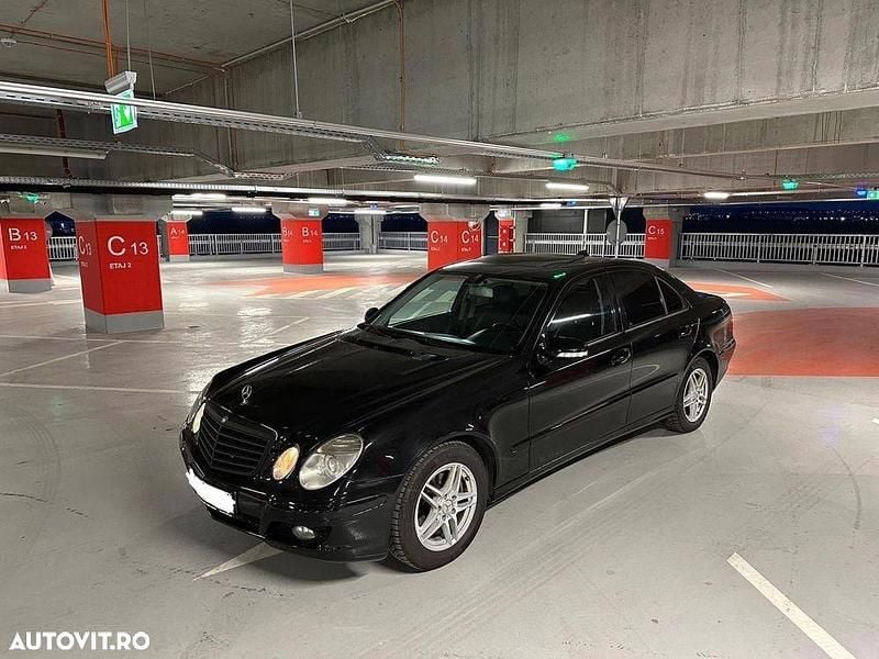 Second-hand Mercedes E200 Elegance 136 CP (100 kW) 2009 Culoarenegru Berlinǎ