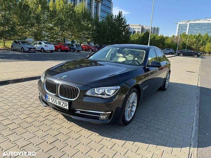 Culoarenegru Utilizat 2013 BMW 730 Berlinǎ | 15.700 EUR (Puțin scump) - Imagine 1/4