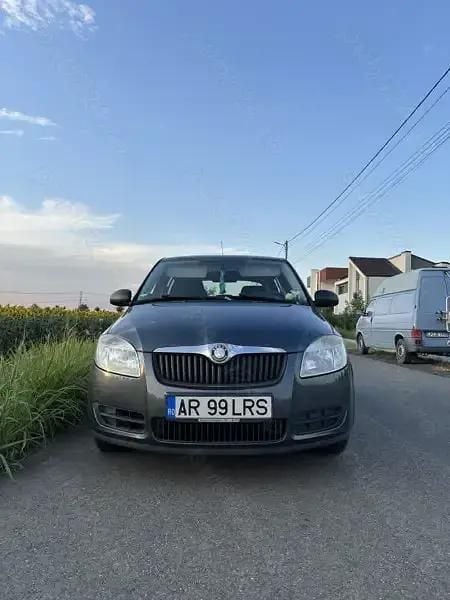 Gri Utilizat 2010 Skoda Fabia Hatchback | 2.800 EUR (Preț OK) - Imagine 1/4