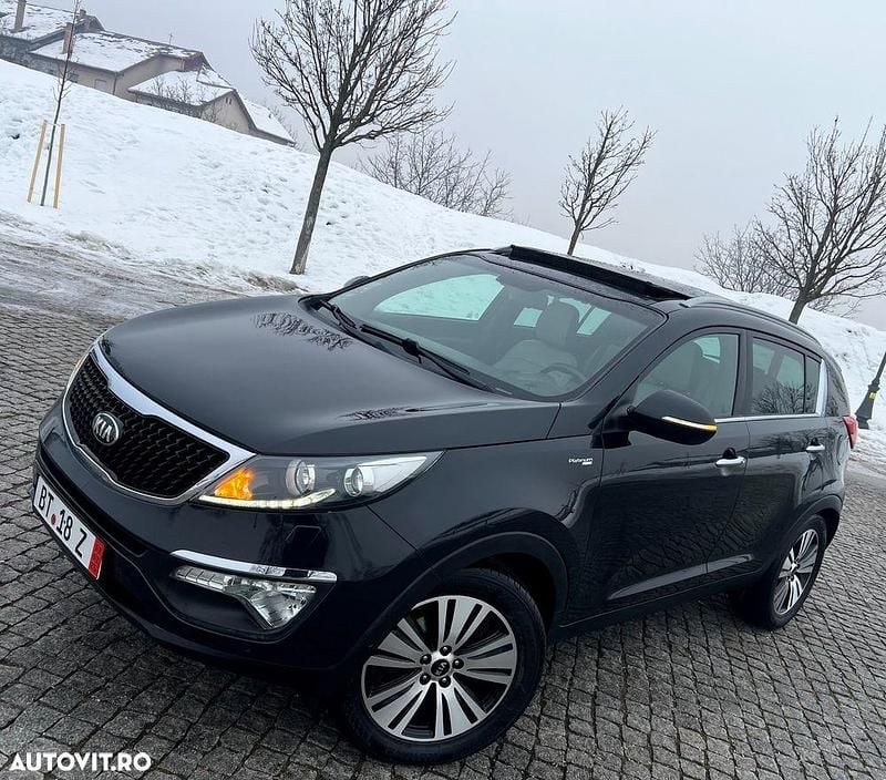 Culoarenegru Utilizat 2015 Kia Sportage Platinum Edition SUV | 11.290 EUR (Preț bun) - Imagine 1/4