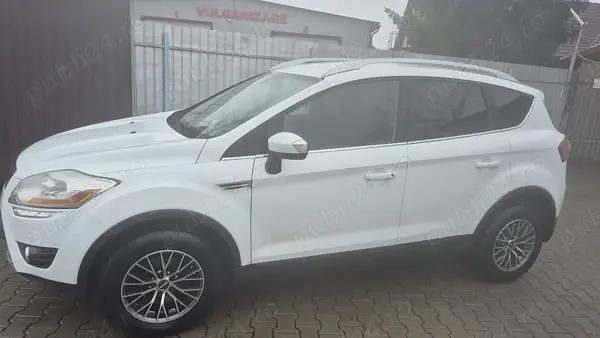 Second-hand Ford Kuga 140 CP (102 kW) 2012 Alb SUV