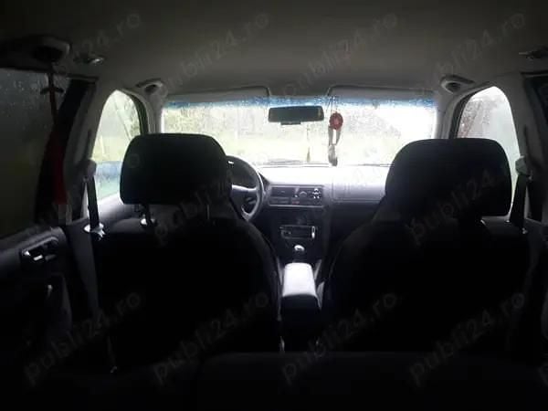 Negru Utilizat 2002 VW Golf IV Hatchback | 700 EUR (Super Preț) - Imagine 1/4