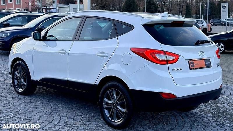 Second-hand Hyundai ix35 115 CP (84 kW) 2015 Culoarealb SUV