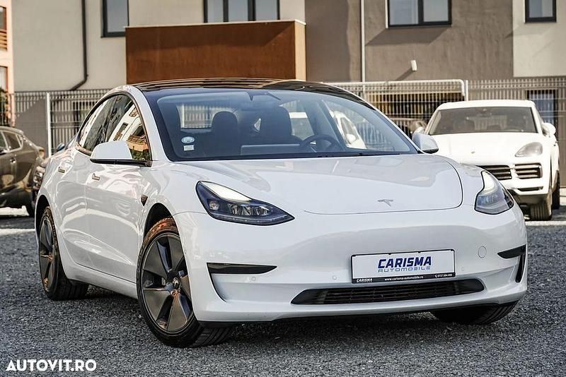 Second-hand Tesla Model 3 Standard Range Plus 239 kW (325 CP) 2021 Culoarealb Berlinǎ