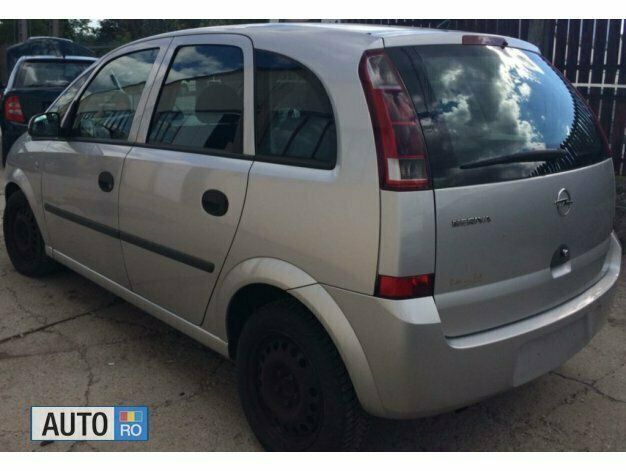 Gri Utilizat 2004 Opel Meriva Monovolum | 700 EUR (Preț bun) - Imagine 1/4