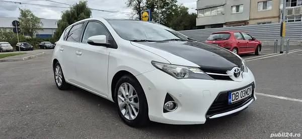 Second-hand Toyota Auris 124 CP (91 kW) 2013 Berlinǎ
