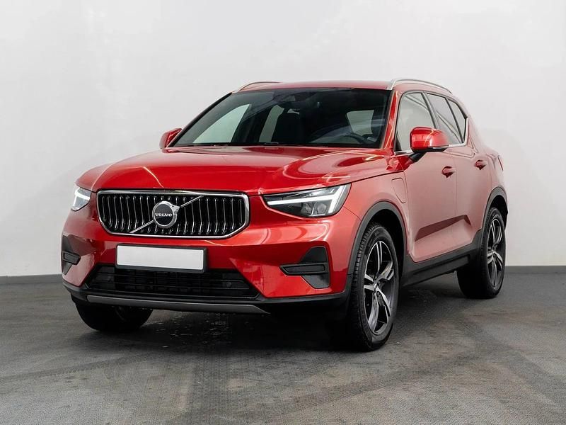 Rosu Utilizat 2023 Volvo XC40 Plus SUV | 45.756 EUR - Imagine 1/1