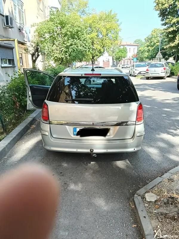 Utilizat 2006 Opel Astra Break | 1.700 EUR (Preț OK) - Imagine 1/4